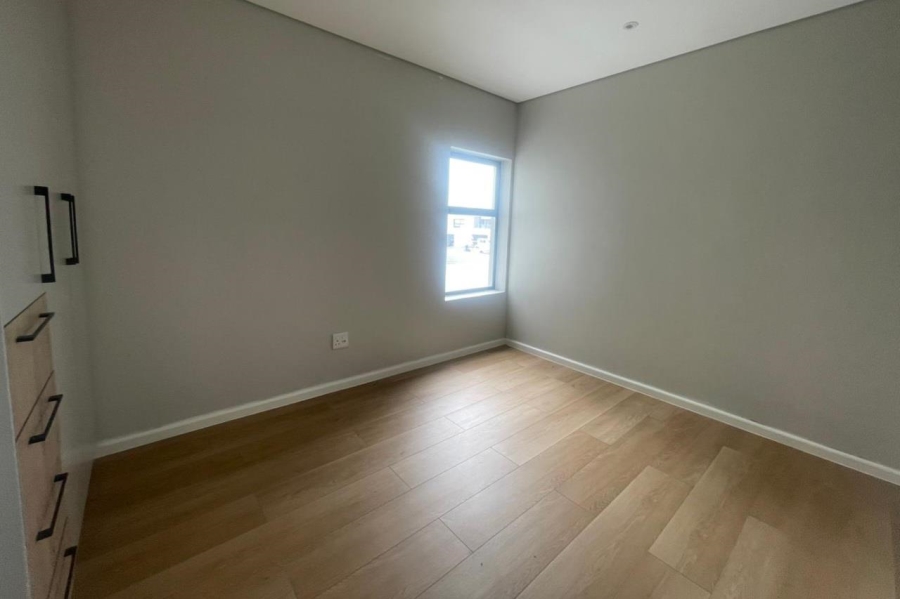 To Let 4 Bedroom Property for Rent in Sandown Western Cape